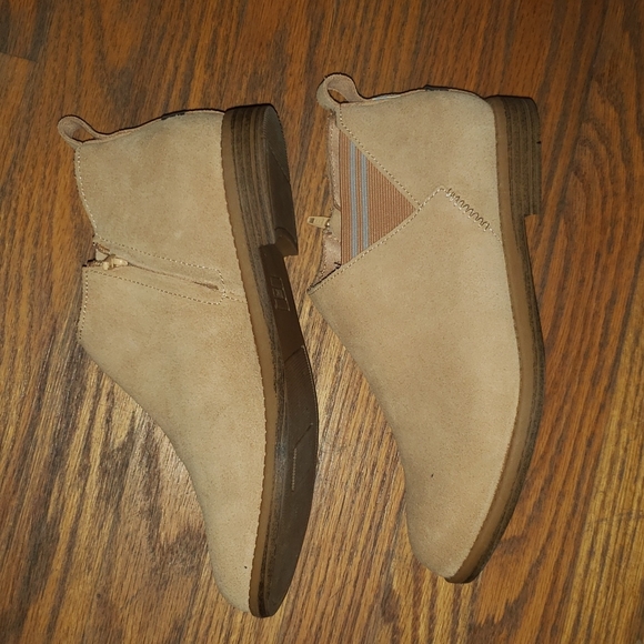 TOMS Suede Pink Ankle Boots - Picture 6 of 7